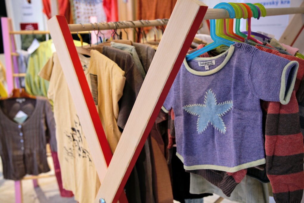 Vector of Poverty and Wardrobe VESNA